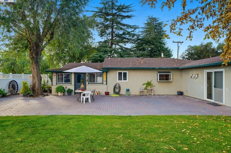 2072 S Vasco Rd, Livermore, California, United States. - Photo 3