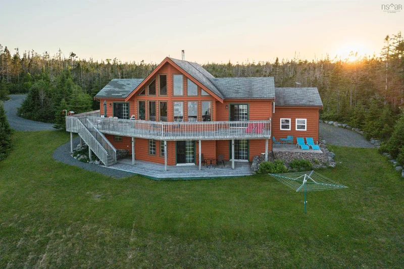 Off-Grid Oceanside Estate