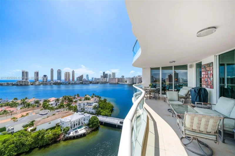 6000 Island Blvd, Golden Beach, Florida, United States. - Photo 6