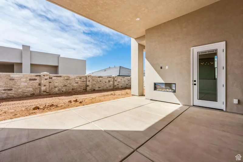 Single Family Residence in Washington