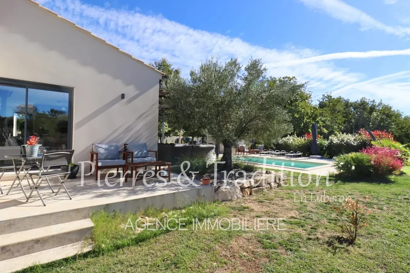 Saint-Saturnin-lès-Apt, Provence-Alpes-Côte d'Azur, France. - Photo 7