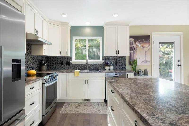 2065 Morello Pl, Courtenay, British Columbia, Canada. - Photo 14