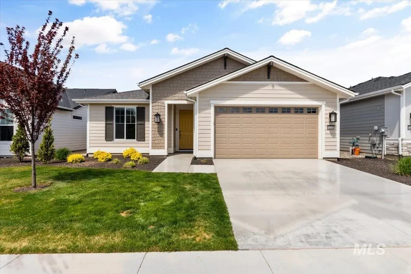 2 Bedrooms Single Family Detached