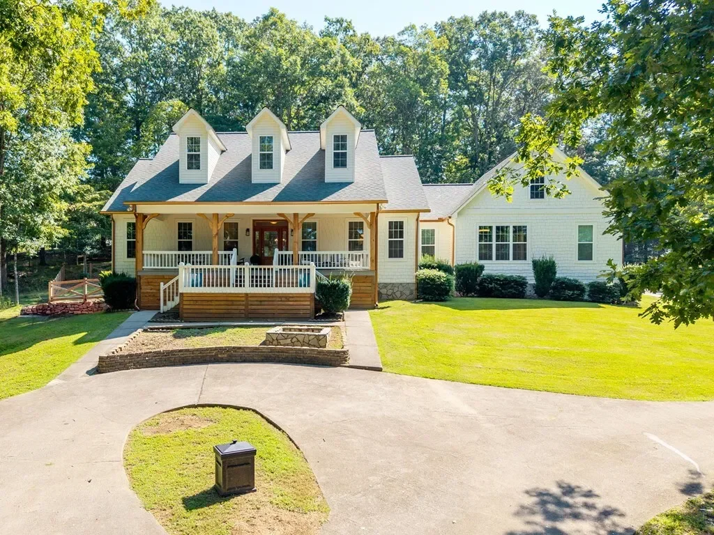 211 W Oakcrest Drive, Blue Ridge, Georgia, United States. - Photo 4