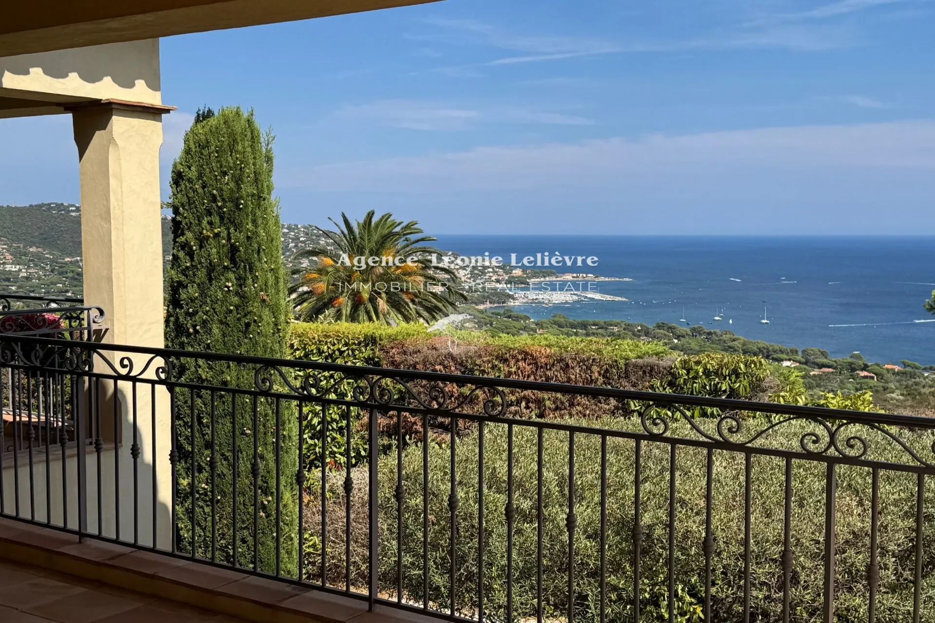 Sainte-Maxime, Provence-Alpes-Côte d'Azur, France. - Photo 9