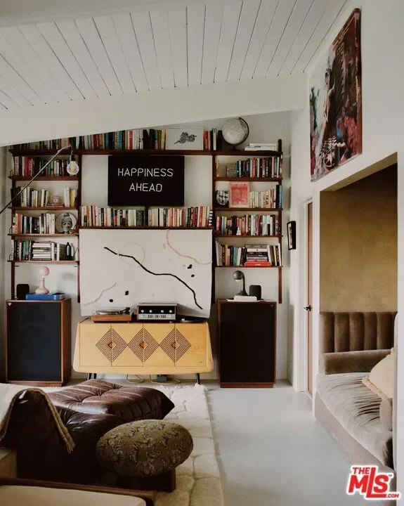 2102 Ridgemont Drive, Los Angeles, California, United States. - Photo 28