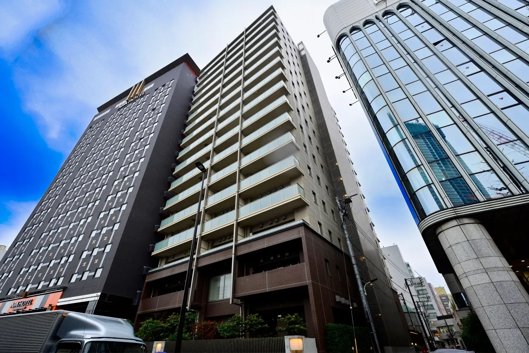 Exterior photo 5