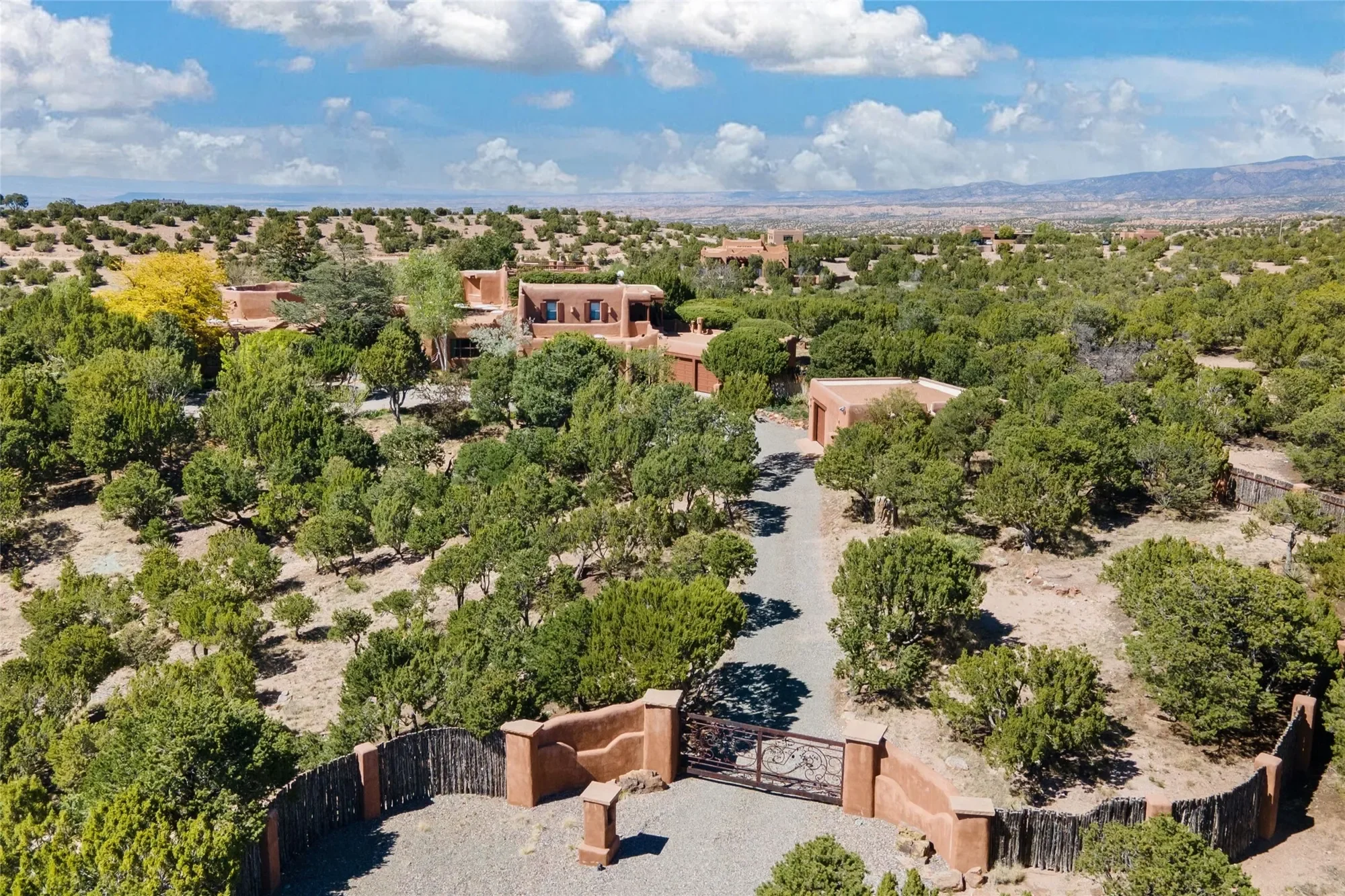 17 Tano West, Santa Fe, NM 87506, Santa Fe, New Mexico, United States. - Photo 45