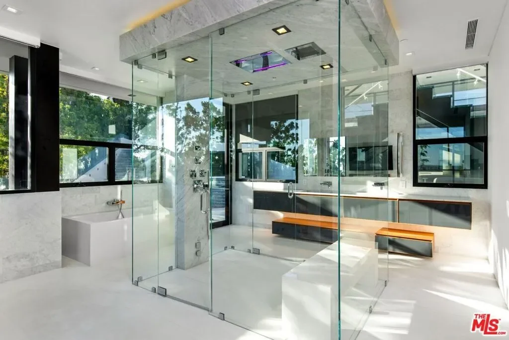 1317 Londonderry Place, Los Angeles, California, United States. - Photo 22