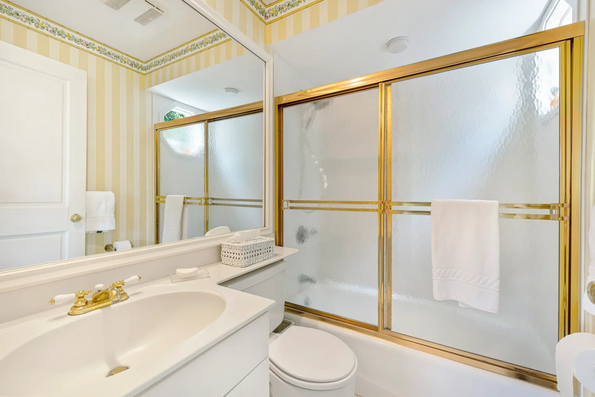315 Ocean Ave, Newport, RI 02840, Newport, Rhode Island, United States. - Photo 33