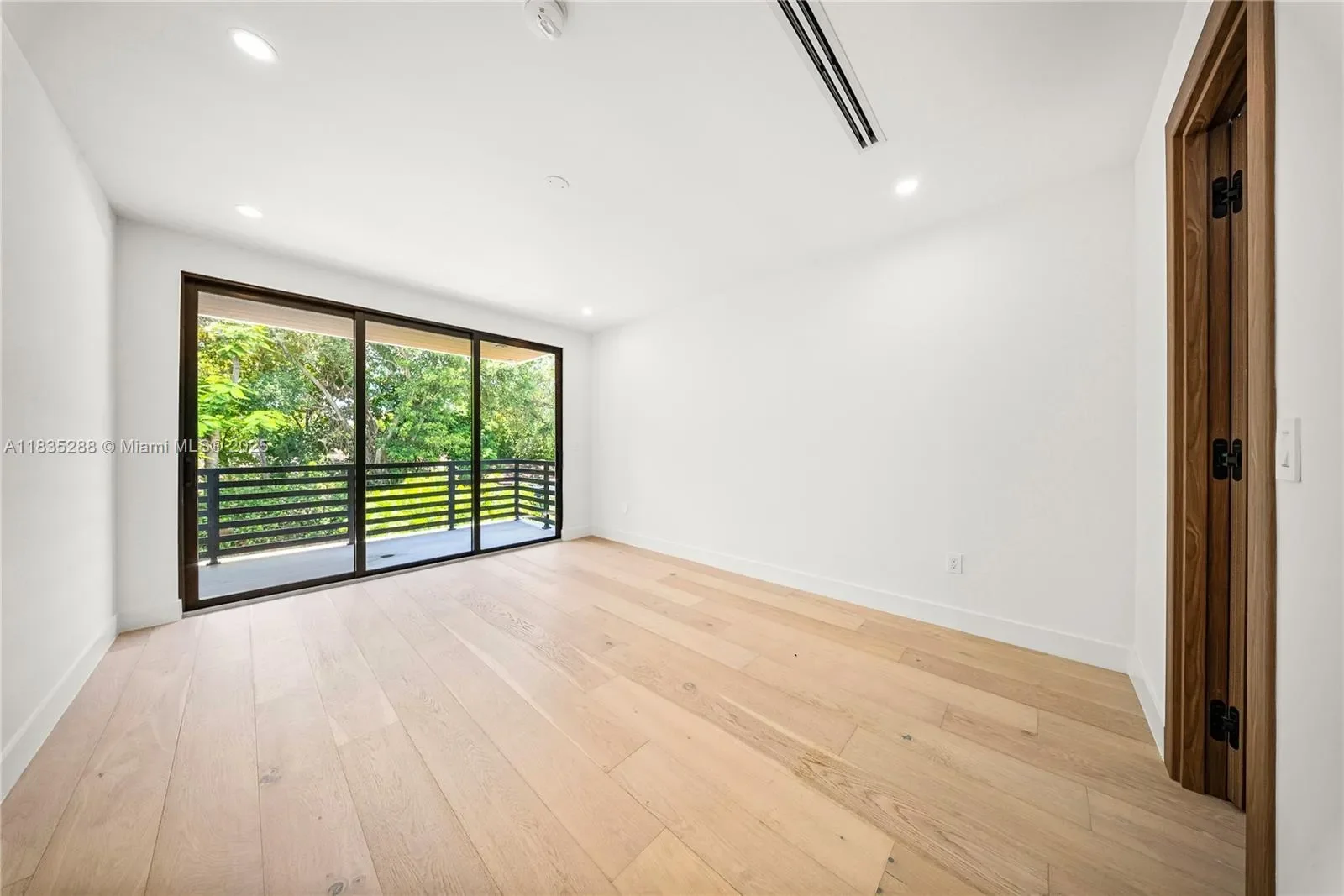 260 NW 47th St, Miami, Florida, United States. - Photo 6