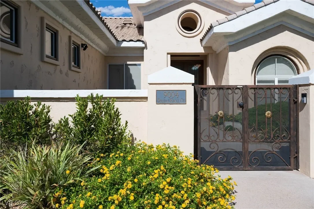 9004 Rolling Knoll Court, Las Vegas, Nevada, United States. - Photo 4