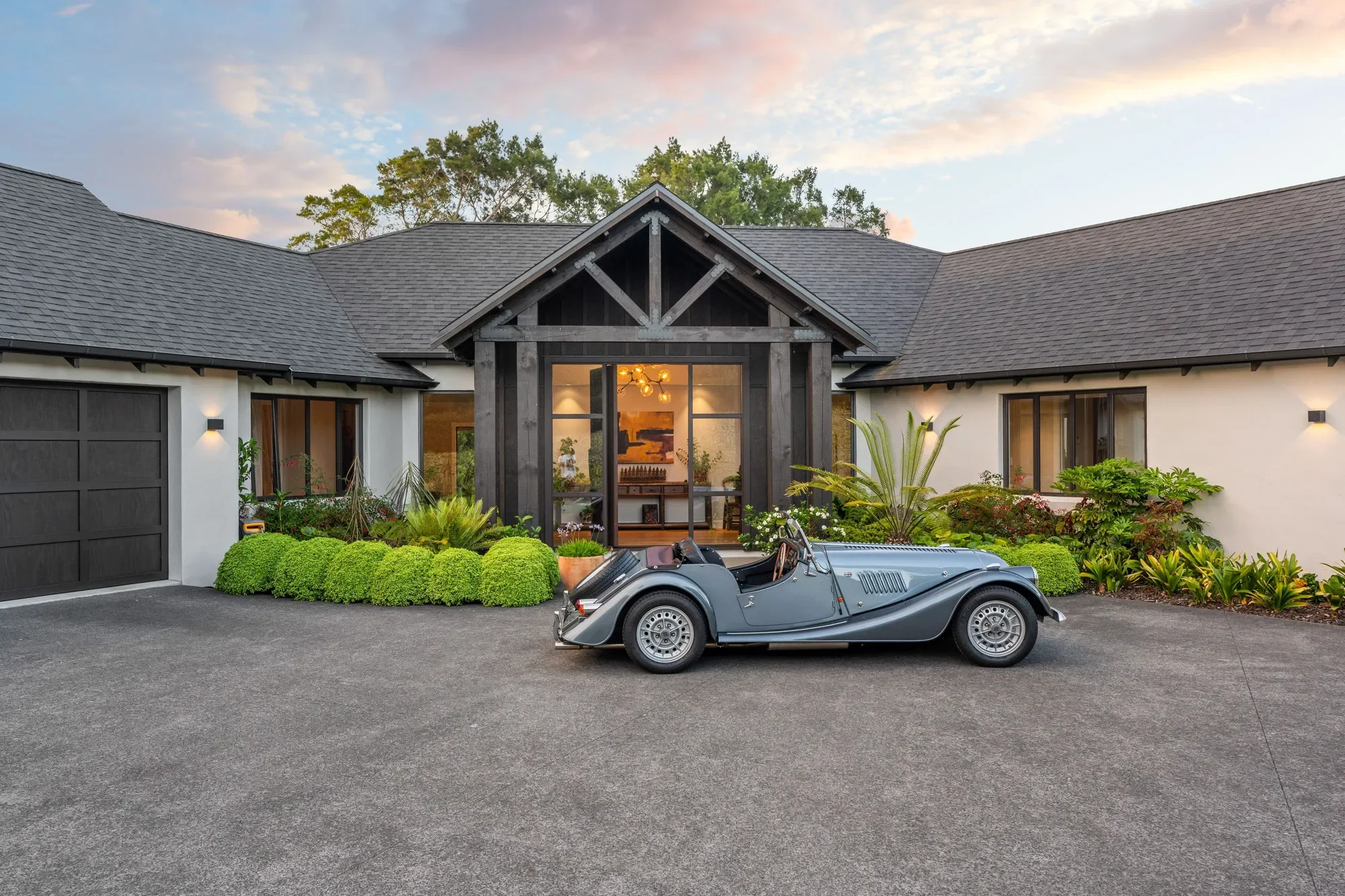 Exterior photo 3