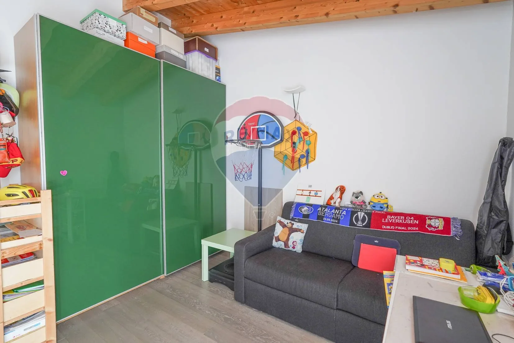 Gallery photo 12
