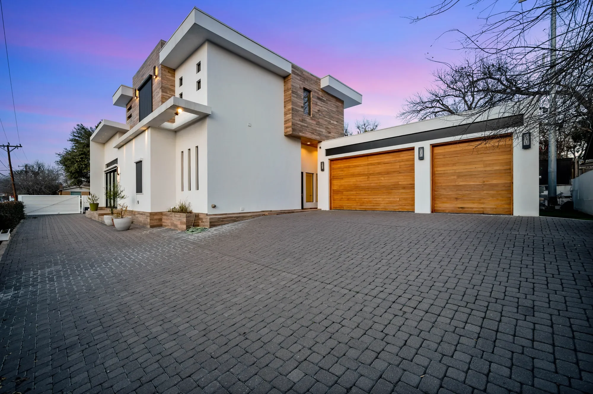 100 Canterbury Hill Street , San Antonio, TX 78209, San Antonio, Texas, United States. - Photo 16