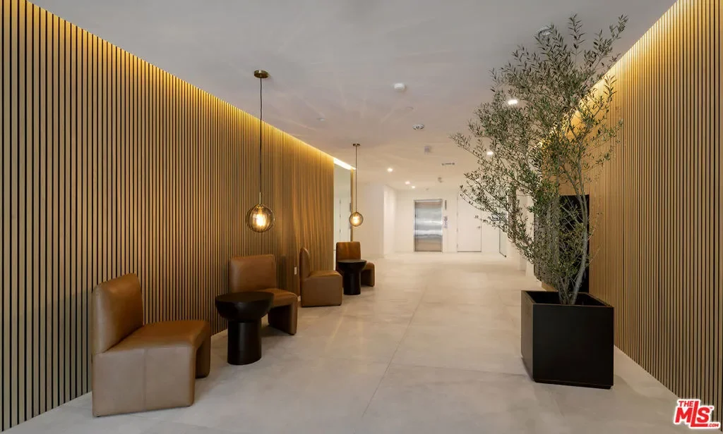 3649 Regal Place 102, Los Angeles, California, United States. - Photo 15