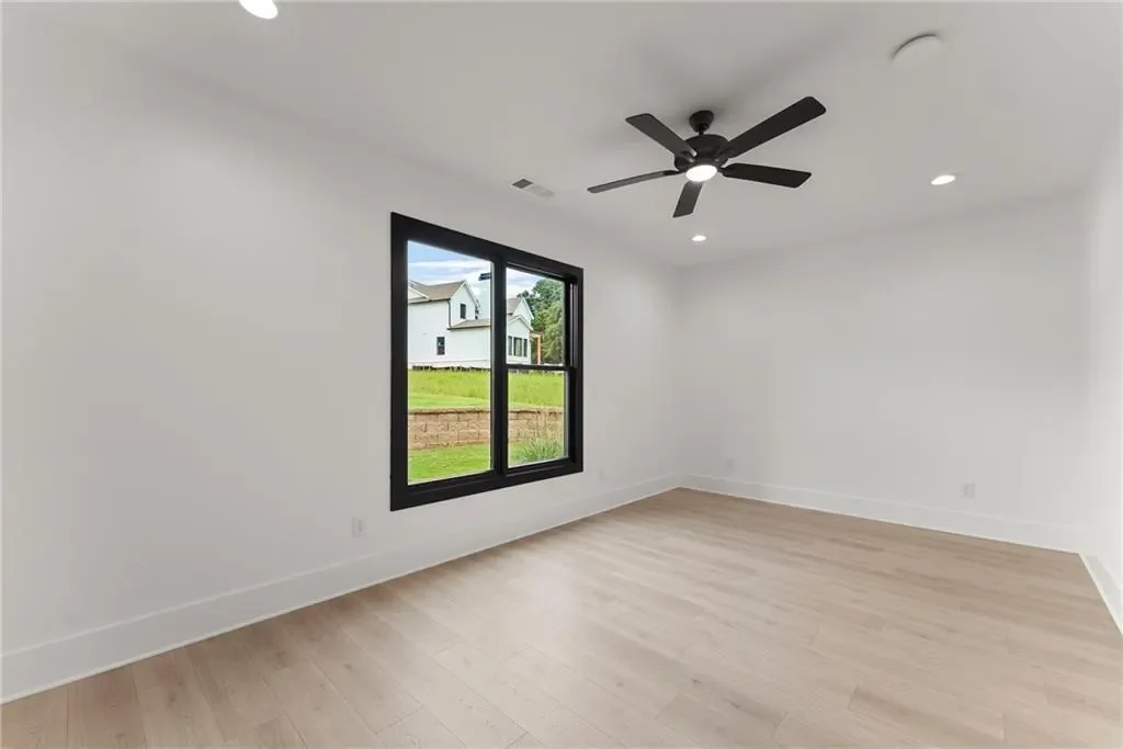 Gallery photo 2