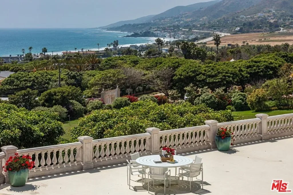 6051 Philip Avenue, Malibu, California, United States. - Photo 21