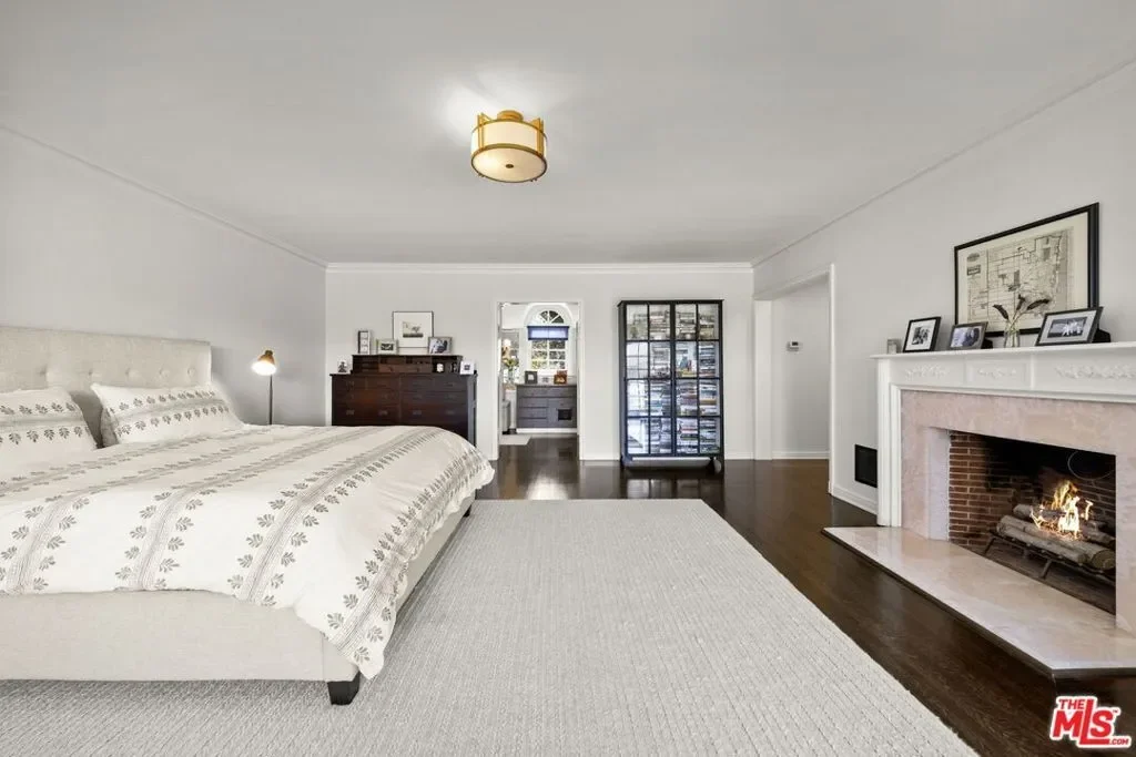 850 Birchwood Drive, Los Angeles, California, United States. - Photo 57
