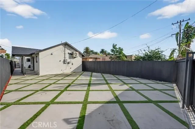 11113 S Budlong Avenue, Los Angeles, CA 90044, Los Angeles, California, United States. - Photo 16