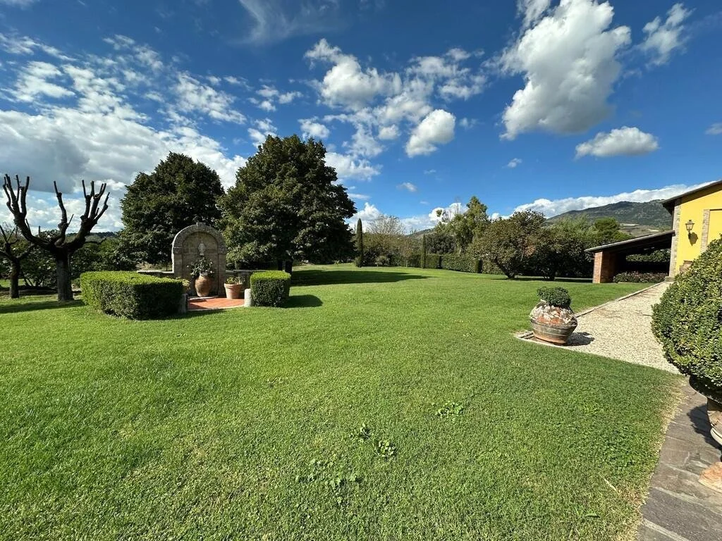 Exterior photo 4