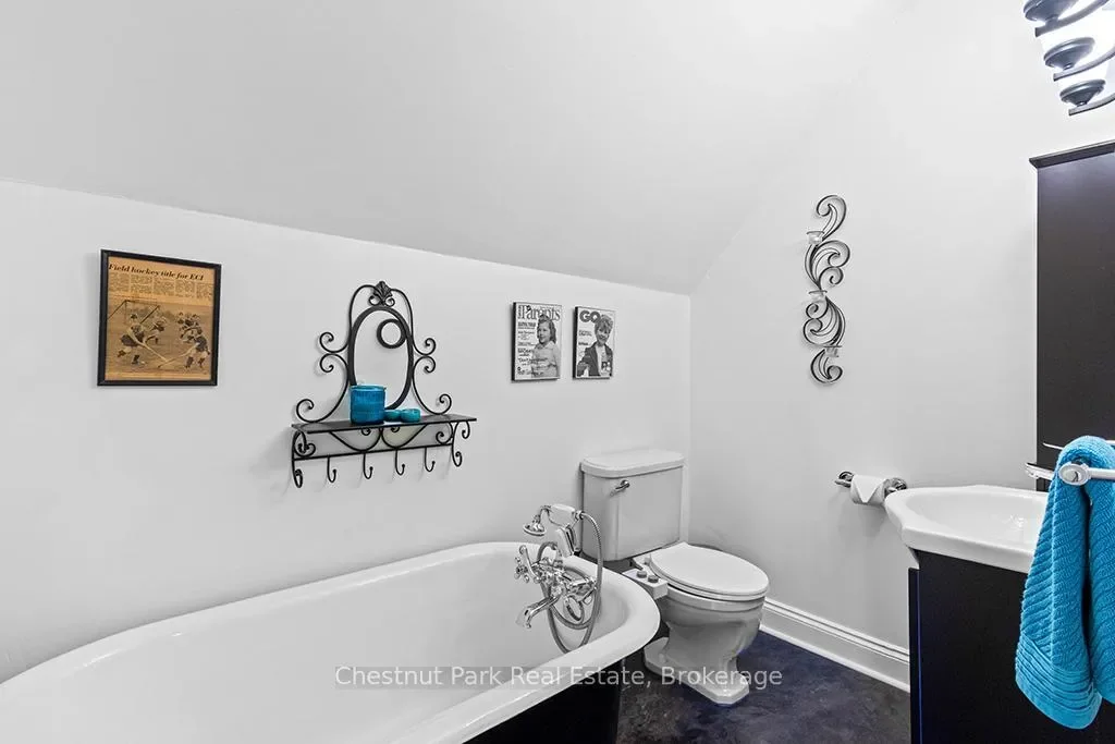 689 4th Avenue E, Owen Sound, Ontario, Canada. - Photo 24