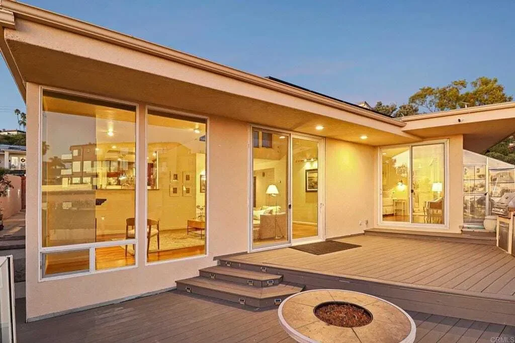 Exterior photo 7