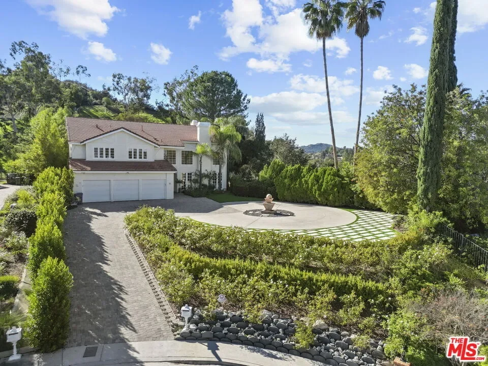 22241 Alizondo Dr, Los Angeles, California, United States. - Photo 3