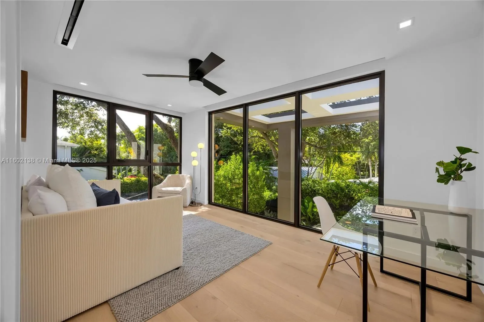 4090 Hardie Ave, Miami, Florida, United States. - Photo 25