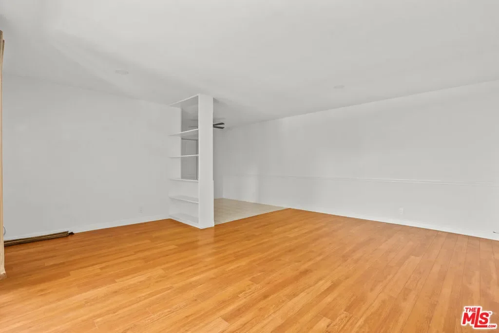 272 S Doheny Drive 1, Beverly Hills, California, United States. - Photo 33