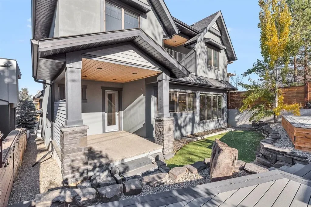 Exterior photo 3