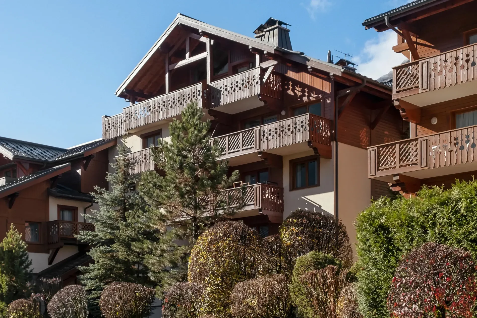 Exterior photo 3