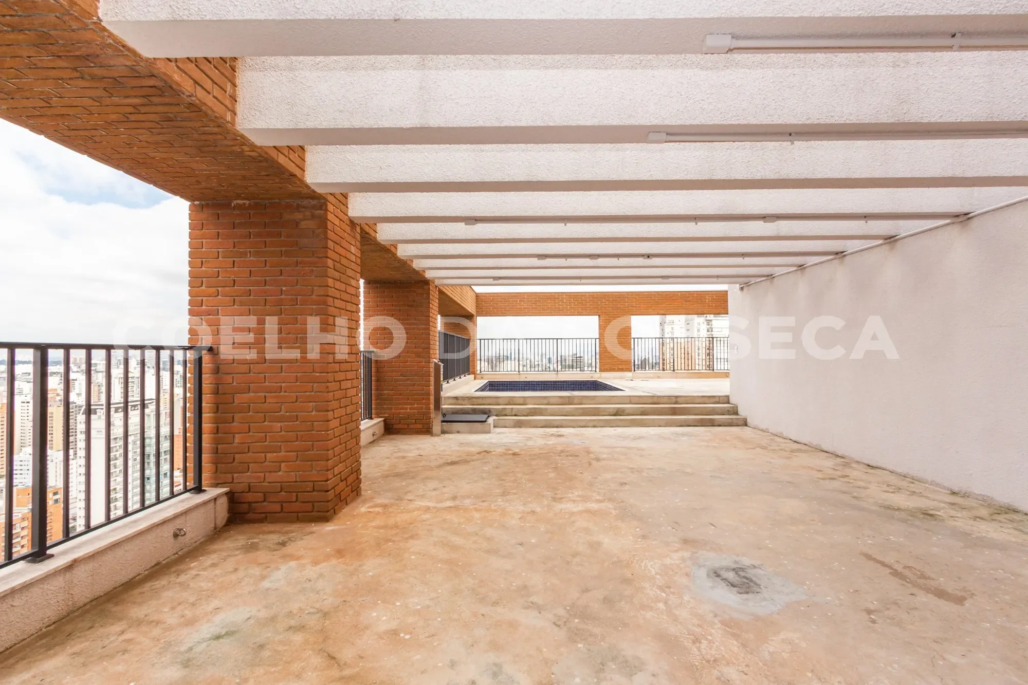 Exterior photo 8