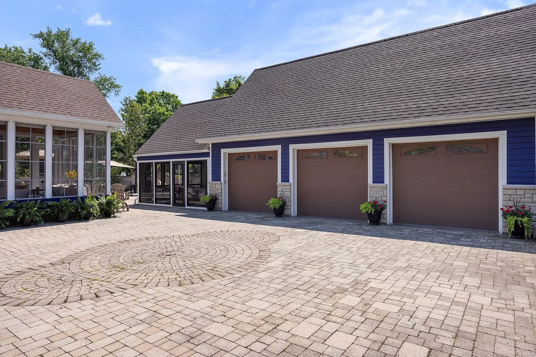 Exterior photo 11