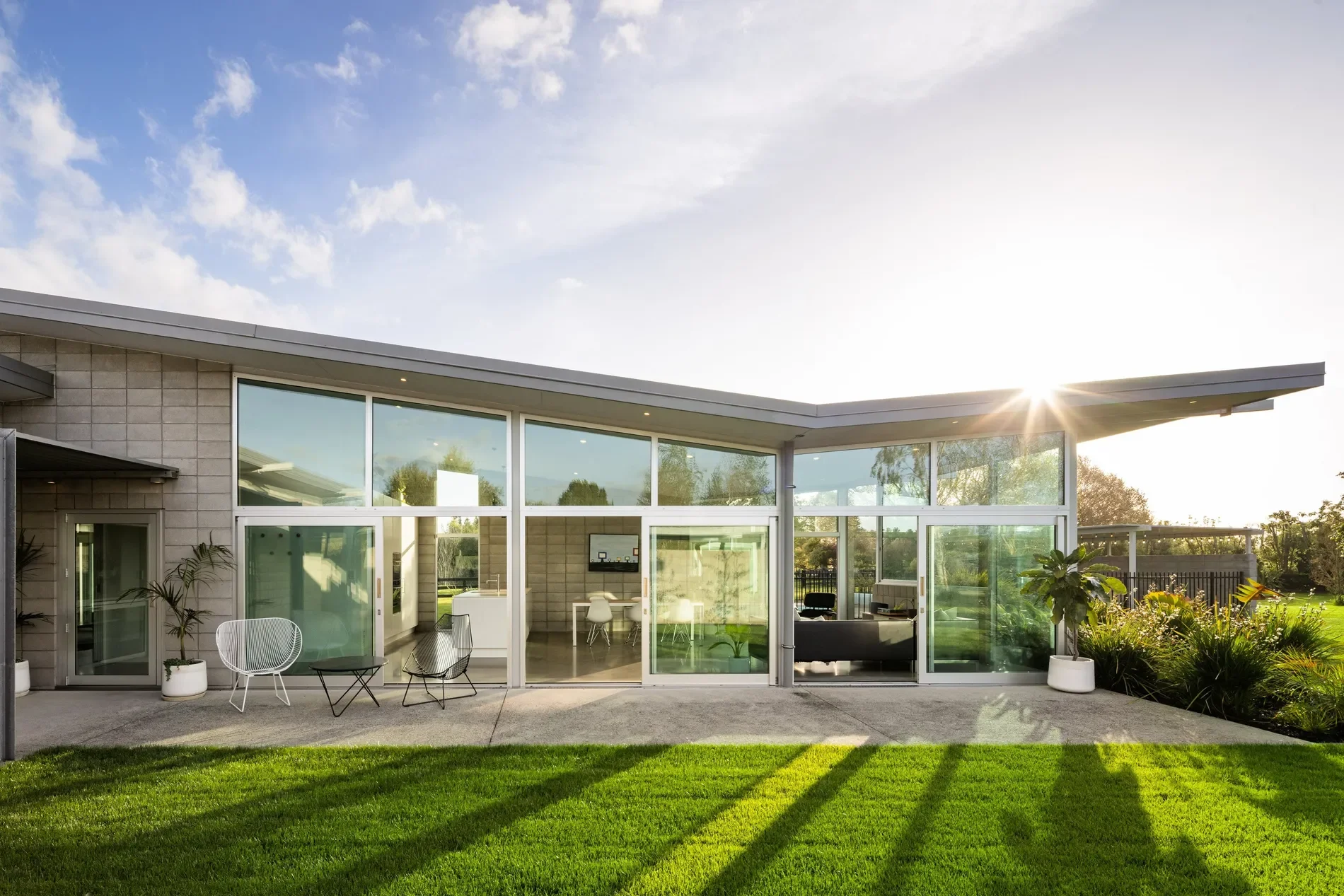 Exterior photo 3