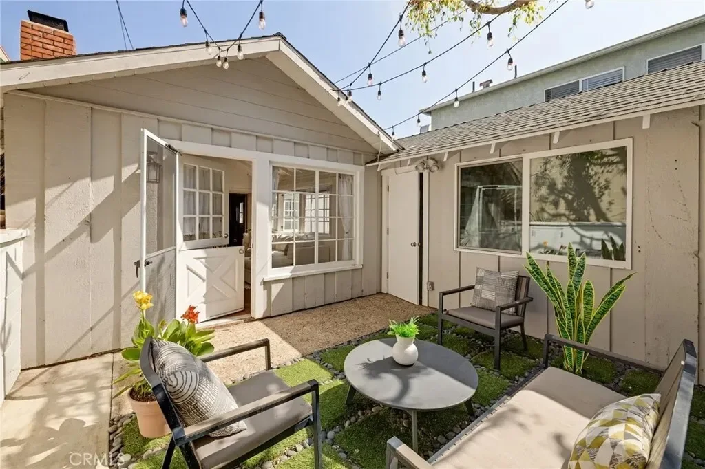 525 Manhattan Beach Boulevard, Manhattan Beach, California, United States. - Photo 2