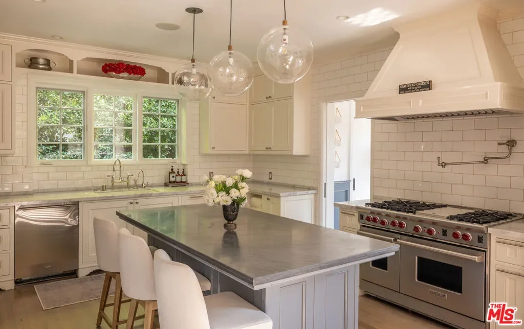 1614 N Fairfax Avenue, Los Angeles, California, United States. - Photo 3