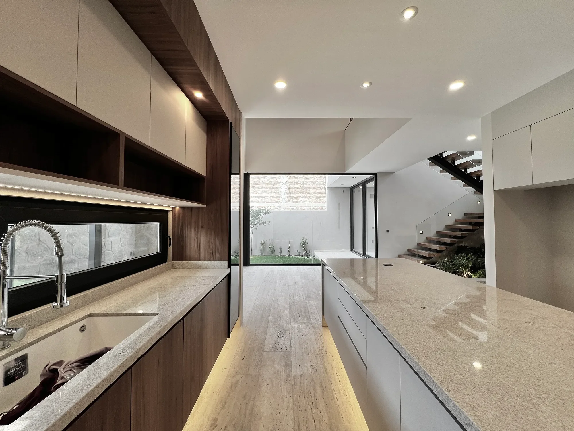 Gallery photo 6