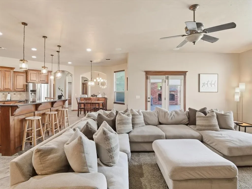 1180 Bailey Circle, Edmond, OK 73025, Edmond, Oklahoma, United States. - Photo 20