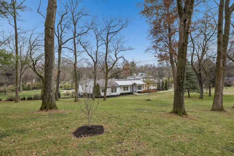 3900 Crestridge Dr, Nashville, Tennessee, United States. - Photo 2