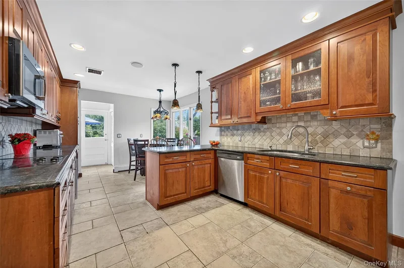 57 Old Town Lane , Huntington, NY 11743, Halesite, New York, United States. - Photo 21