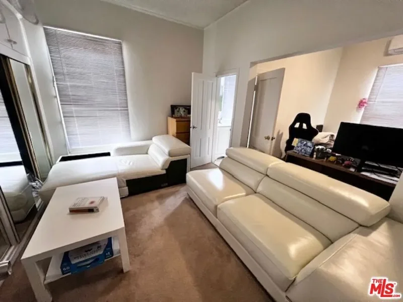 1225 S Normandie Avenue, Los Angeles, California, United States. - Photo 5