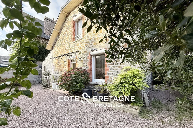 MAISON EN PIERRE AVEC TERRAIN CONSTRUCTIBLE AU VAL-ANDRÉ