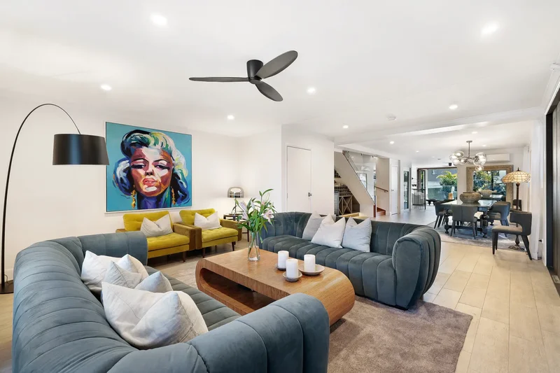 2/53 Cronin Avenue, Main Beach
