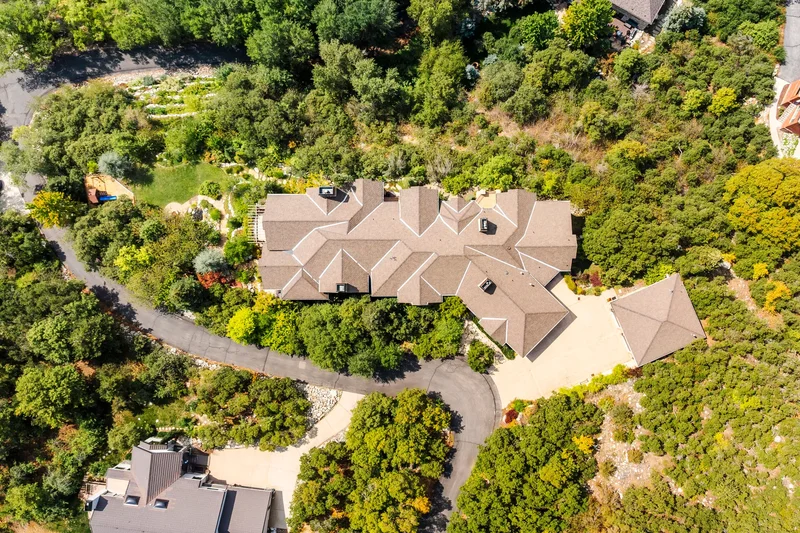 Luxury Estate With Extraordinary Views