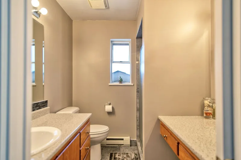 6135 Fairway Avenue, Sechelt, BC V7Z 0L6, Sechelt, British Columbia, Canada. - Photo 15