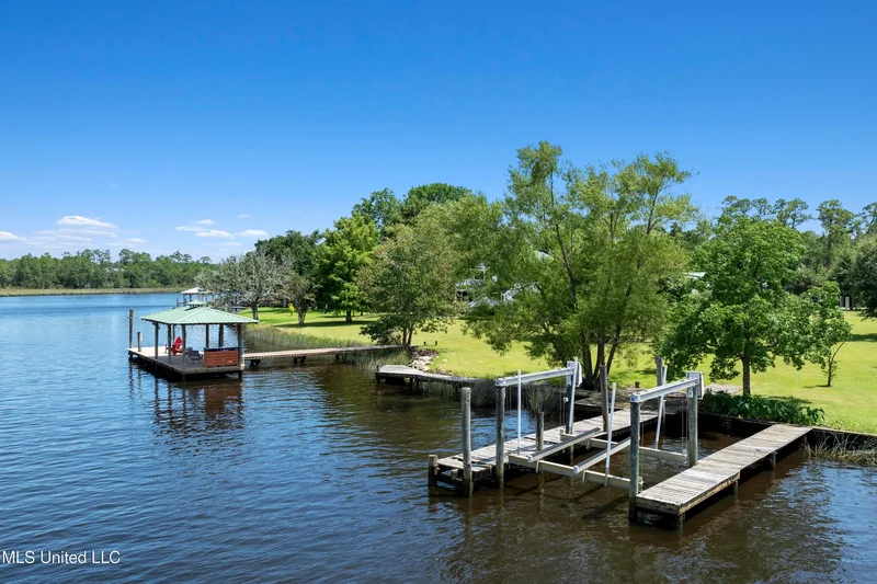 1099 Campbell Drive, Biloxi, MS 39532, Biloxi, Mississippi, United States. - Photo 73