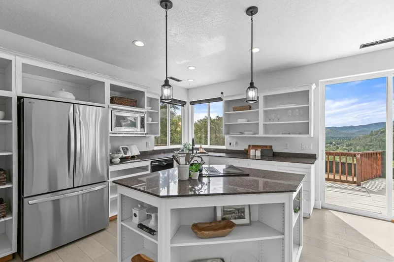1401 7th Avenue , Gold Hill, OR 97525, Gold Hill, Oregon, United States. - Photo 15