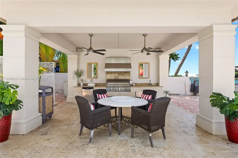 66 S Hibiscus Dr, Miami Beach, Florida, United States. - Photo 42