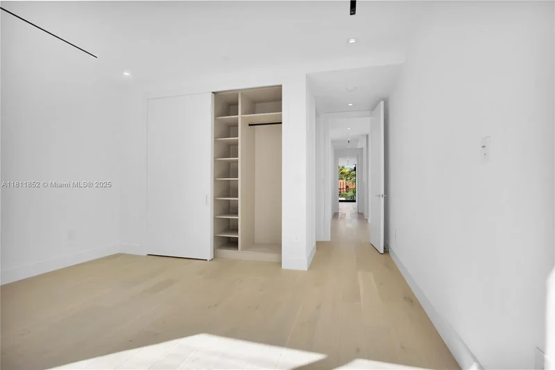 5630 Pine Tree Dr, Miami Beach, Florida, United States. - Photo 62